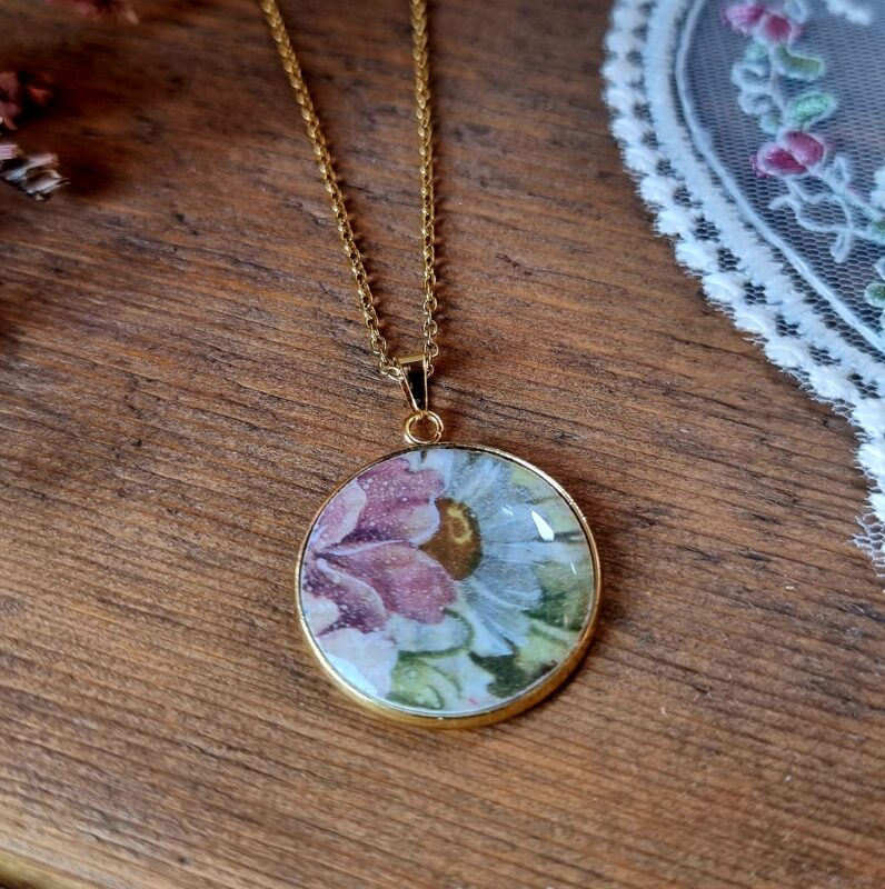 Collier assiette Marguerite