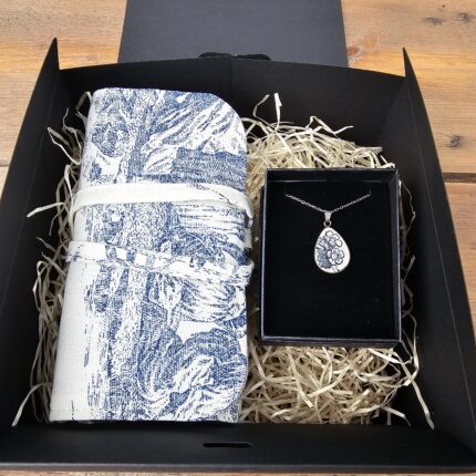 Coffret cadeau collier & trousse toile de Jouy - assiette ancienne - Bleu botanique