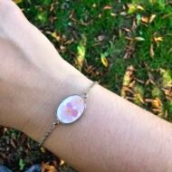 Bracelet argenté fleurs roses en assiette ancienne – Douceur de Printemps – Image 2